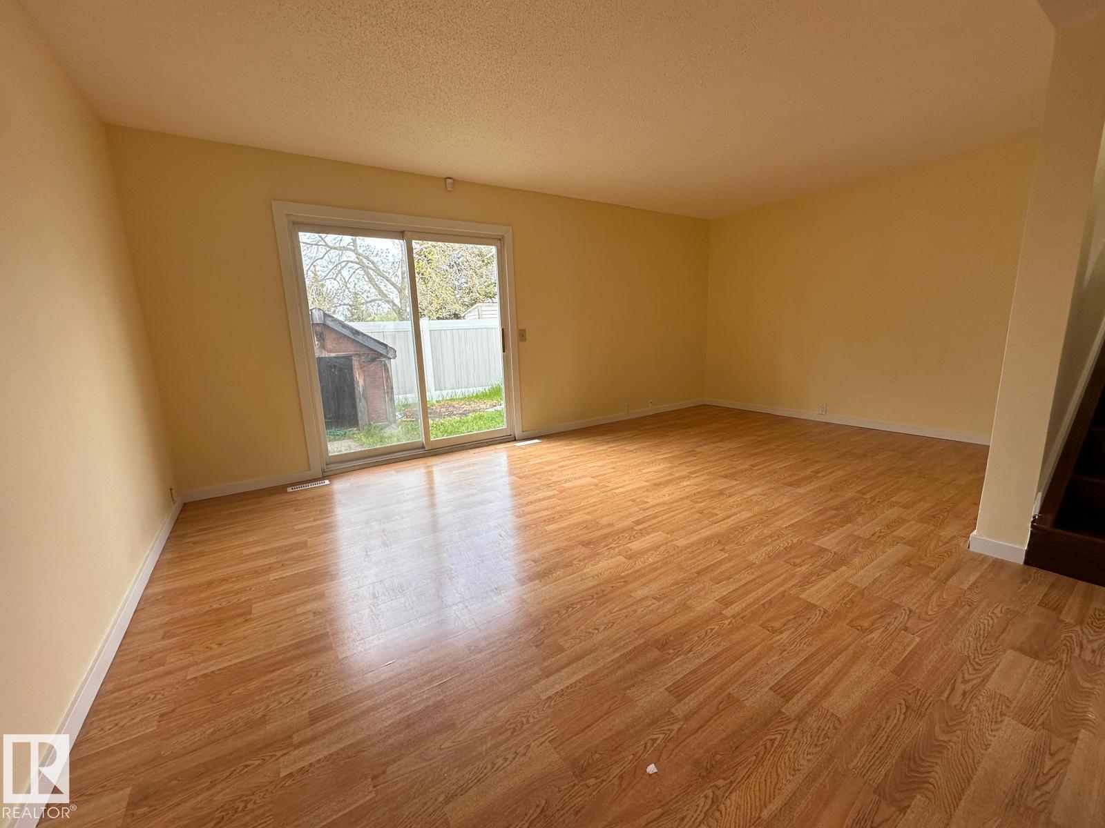 #41 2024 57 St Nw, Edmonton, Alberta  T6L 2Z3 - Photo 3 - E4453742