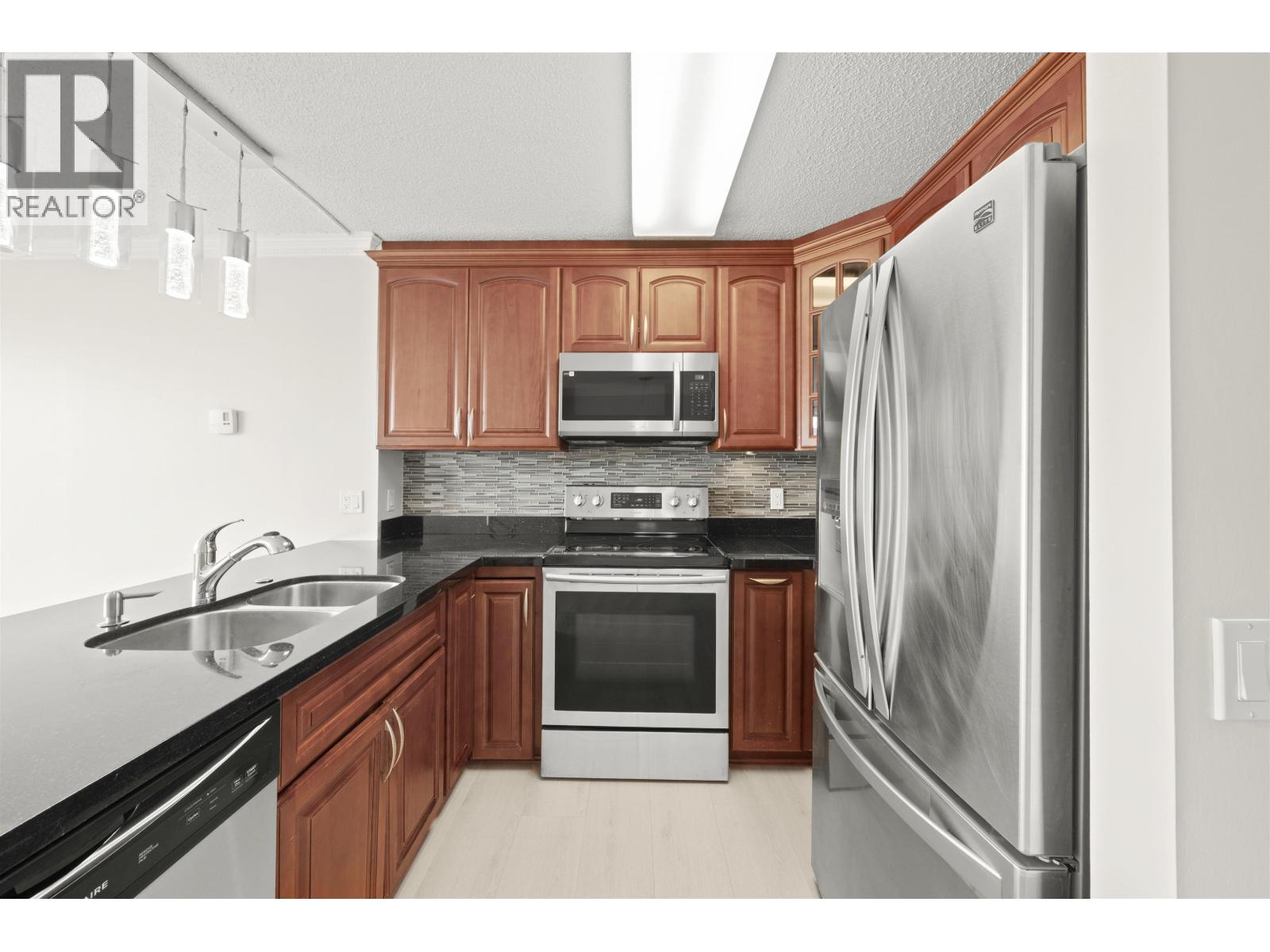 1807 3970 Carrigan Court, Burnaby, British Columbia V3N 4S5 - Photo 7 - R3038725