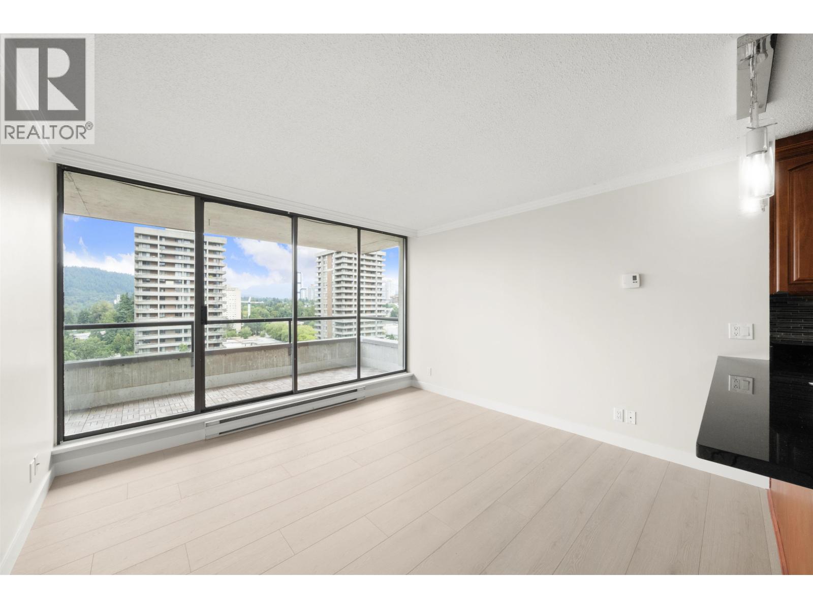 1807 3970 Carrigan Court, Burnaby, British Columbia V3N 4S5 - Photo 2 - R3038725