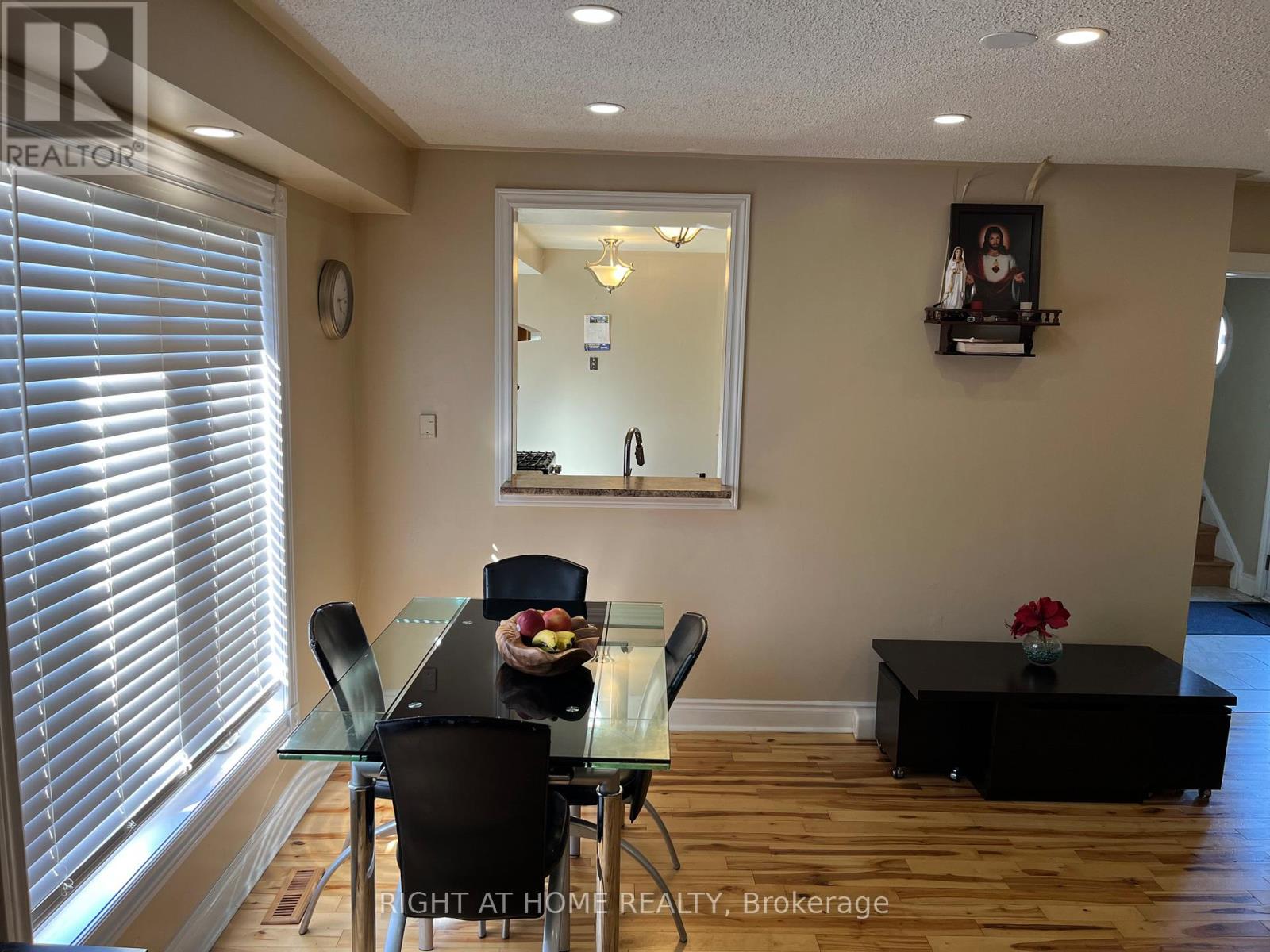 34 Drinkwater Road N, Brampton (Fletcher's West), Ontario  L6Y 4T5 - Photo 19 - W12353776