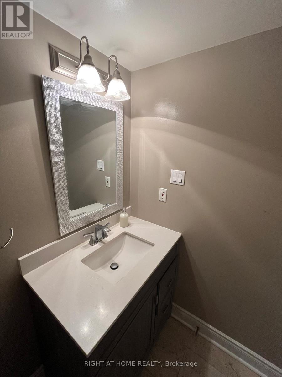 34 Drinkwater Road N, Brampton (Fletcher's West), Ontario  L6Y 4T5 - Photo 22 - W12353776