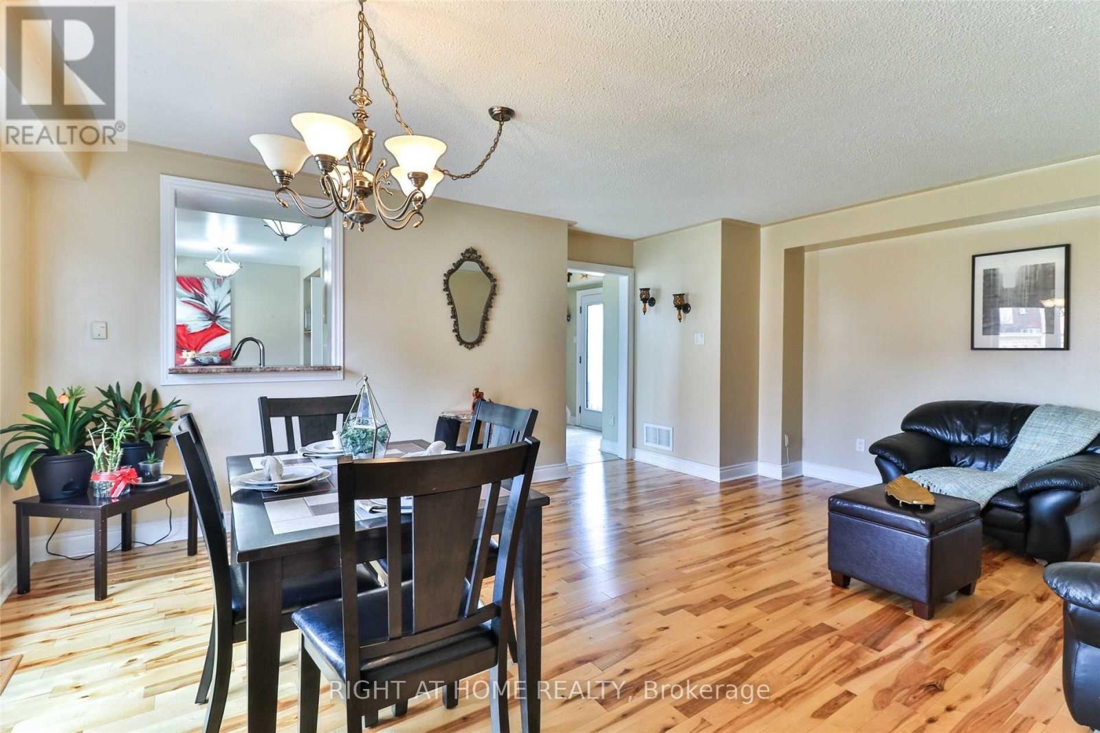 34 Drinkwater Road N, Brampton (Fletcher's West), Ontario  L6Y 4T5 - Photo 24 - W12353776