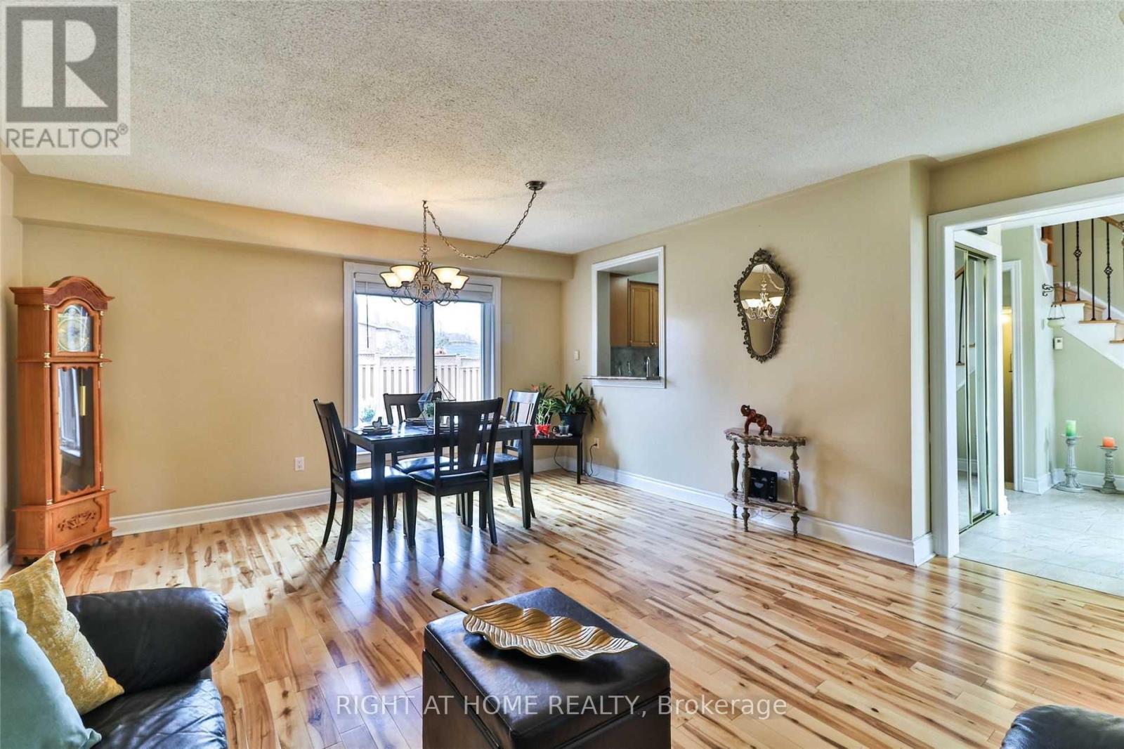 34 Drinkwater Road N, Brampton (Fletcher's West), Ontario  L6Y 4T5 - Photo 25 - W12353776