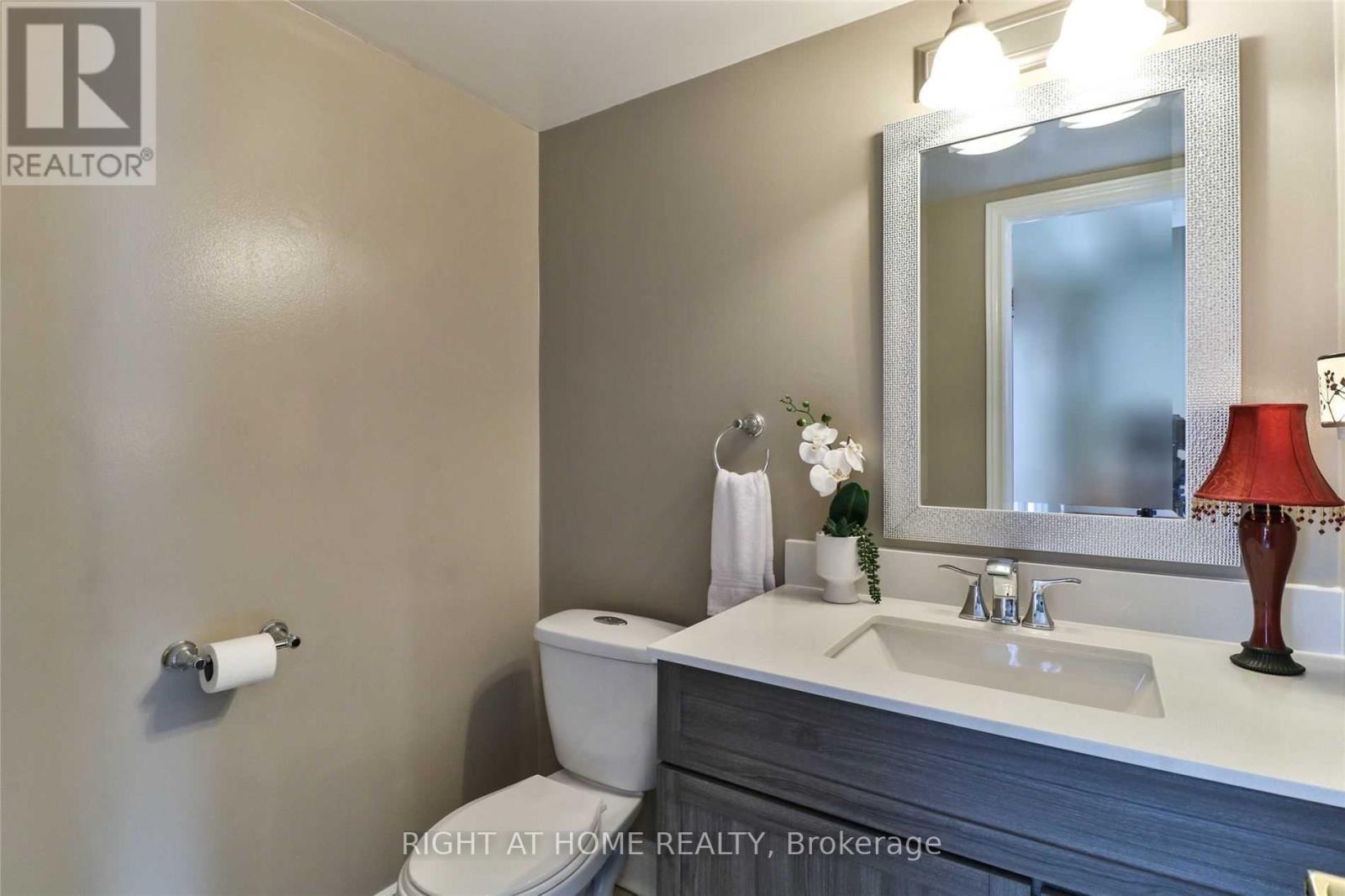 34 Drinkwater Road N, Brampton (Fletcher's West), Ontario  L6Y 4T5 - Photo 29 - W12353776