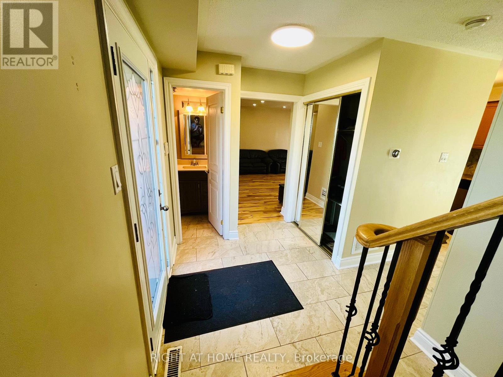 34 Drinkwater Road N, Brampton (Fletcher's West), Ontario  L6Y 4T5 - Photo 6 - W12353776