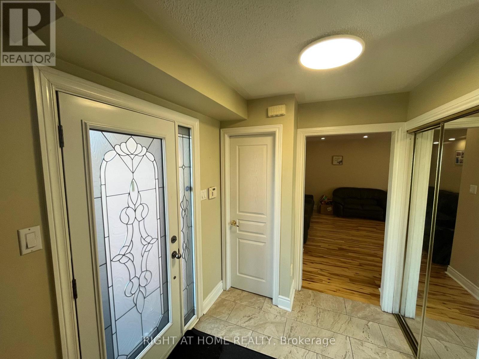 34 Drinkwater Road N, Brampton (Fletcher's West), Ontario  L6Y 4T5 - Photo 7 - W12353776