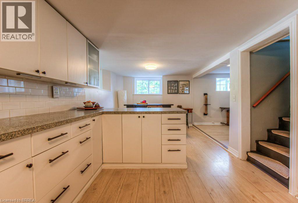 Property at 29 CHARLOTTE Street image 4