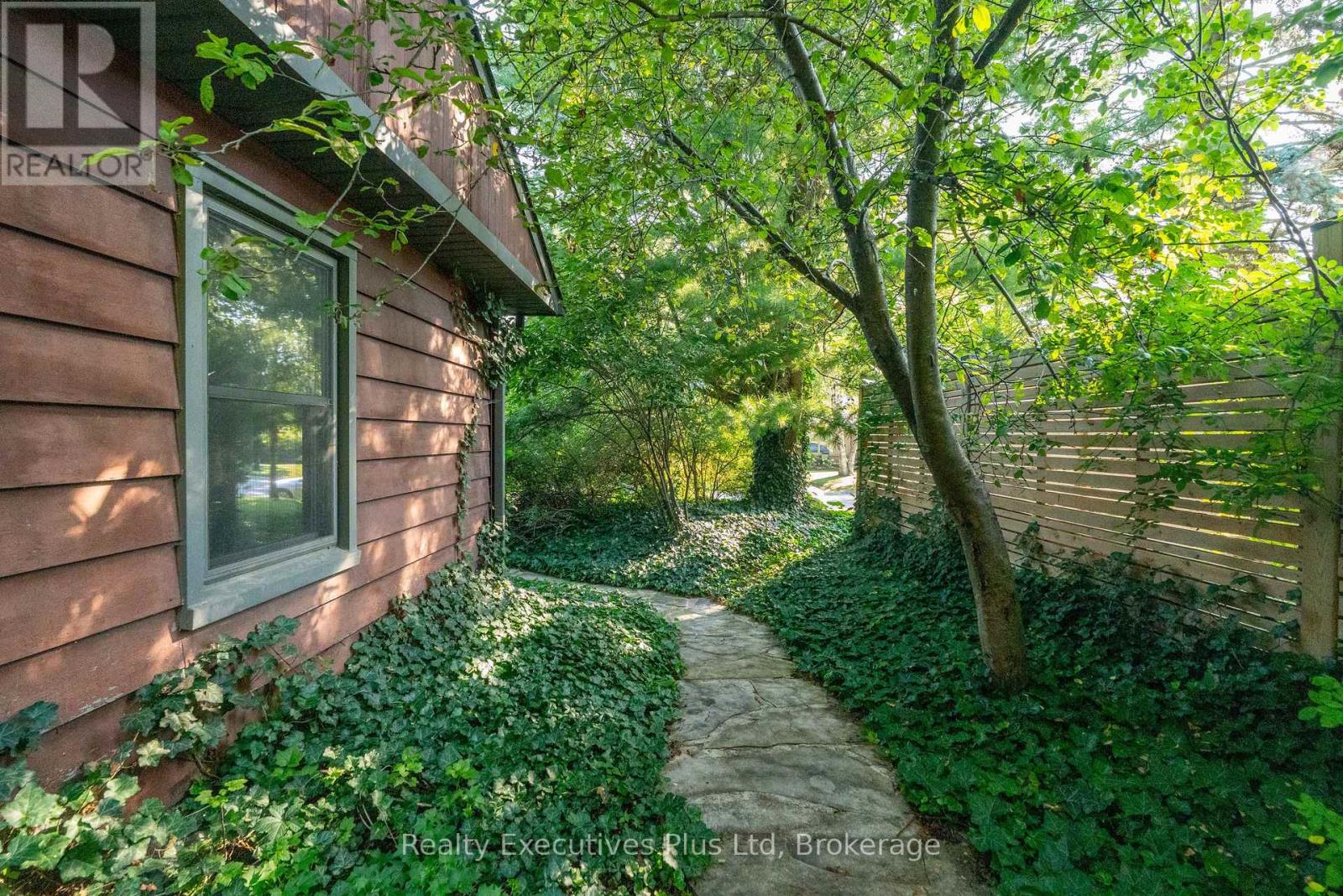 4 Glenhill Place, Guelph, Ontario  N1E 4G7 - Photo 45 - X12351790
