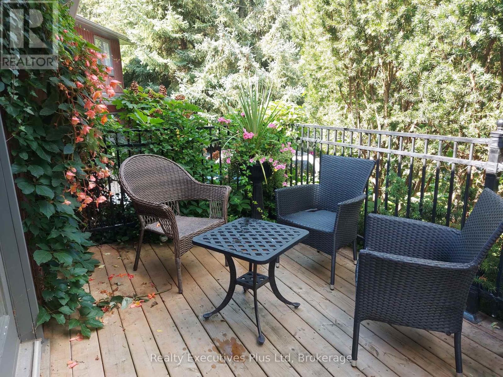 4 Glenhill Place, Guelph, Ontario  N1E 4G7 - Photo 46 - X12351790
