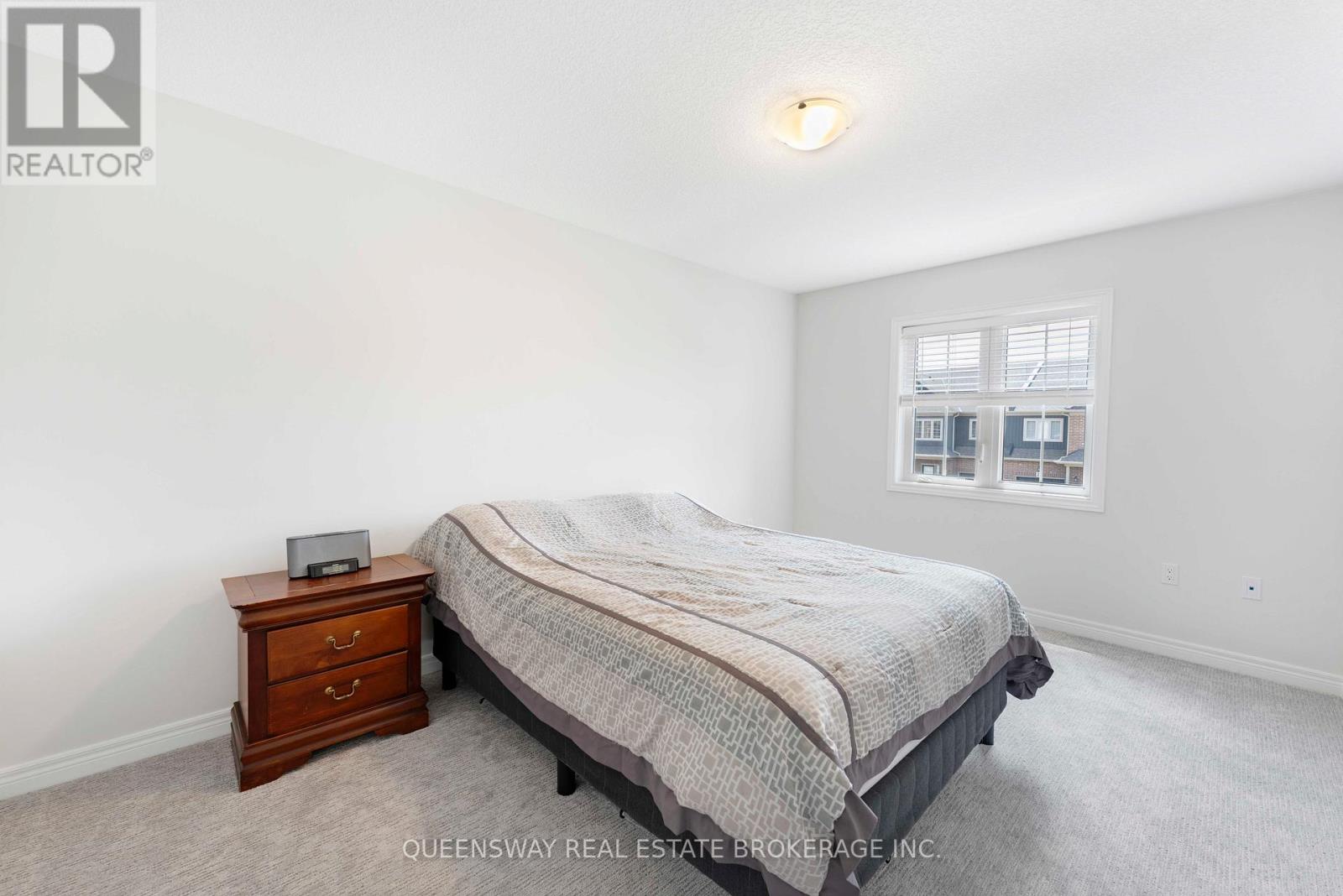 21 Zoe Lane, Hamilton, Ontario  L0R 1C0 - Photo 21 - X12353777