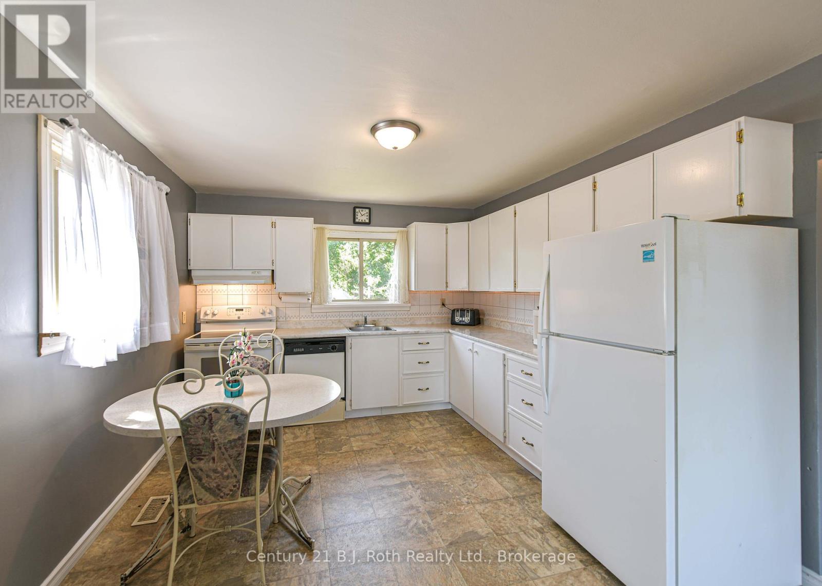 155 Dunedin Street, Orillia, Ontario  L3V 5T9 - Photo 15 - S12353814