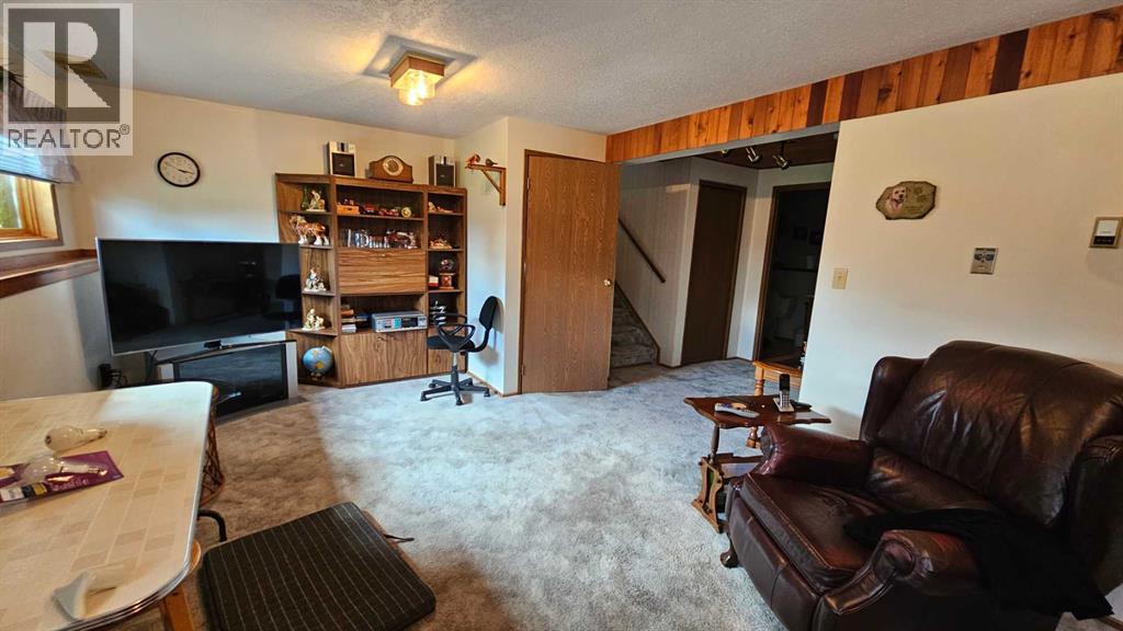 200 Loyalist Avenue, Veteran, Alberta  T0C 2S0 - Photo 34 - A2249394