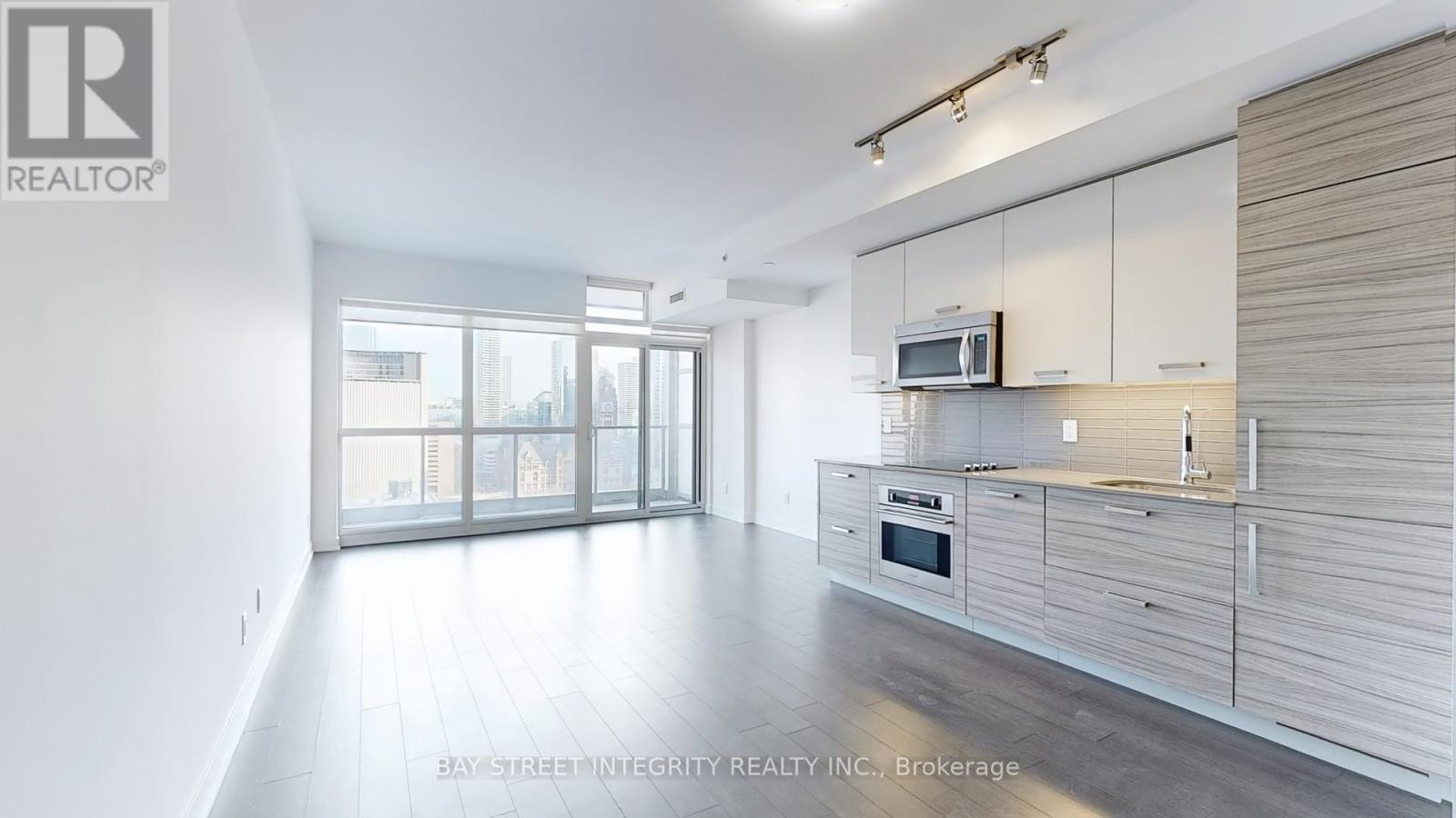 2107 - 210 Simcoe Street, Toronto, Ontario  M5T 1T4 - Photo 6 - C12353819