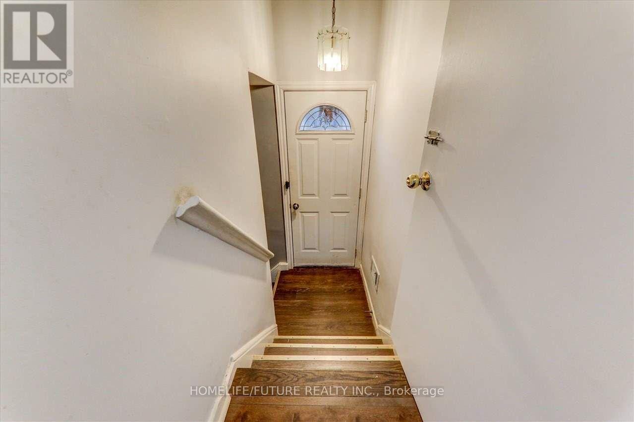 65 Blakemanor Boulevard, Toronto, Ontario  M1J 2W6 - Photo 2 - E12353818