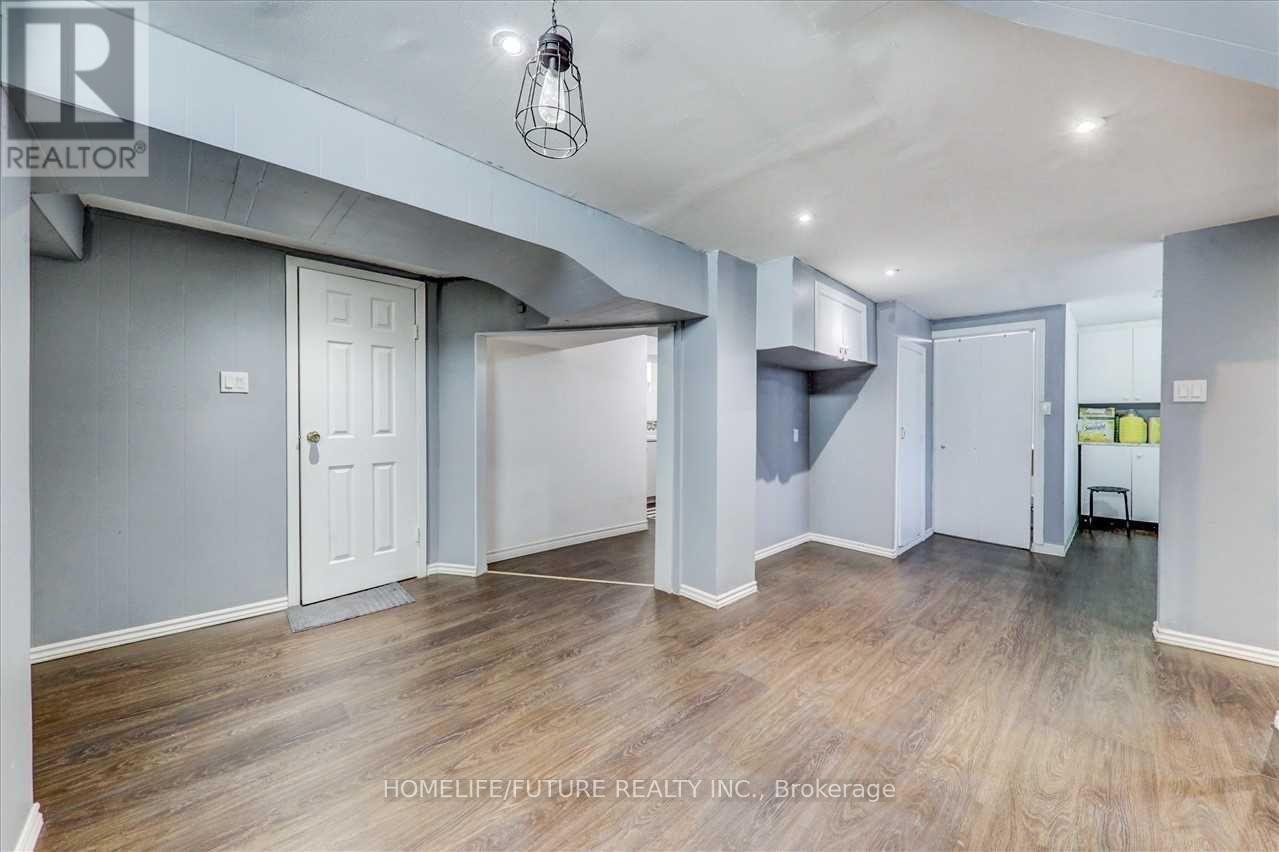 65 Blakemanor Boulevard, Toronto, Ontario  M1J 2W6 - Photo 4 - E12353818