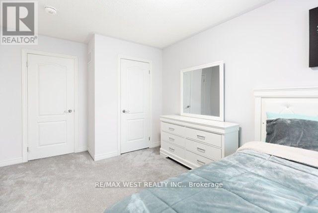 31 Frederick Taylor Way, East Gwillimbury, Ontario  L0G 1M0 - Photo 17 - N12353798