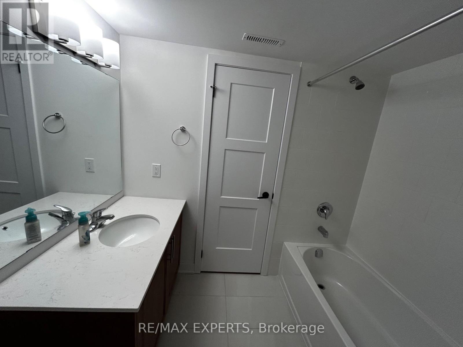 3 - 32 Wagon Lane, Barrie, Ontario  L9J 0C2 - Photo 15 - S12353803