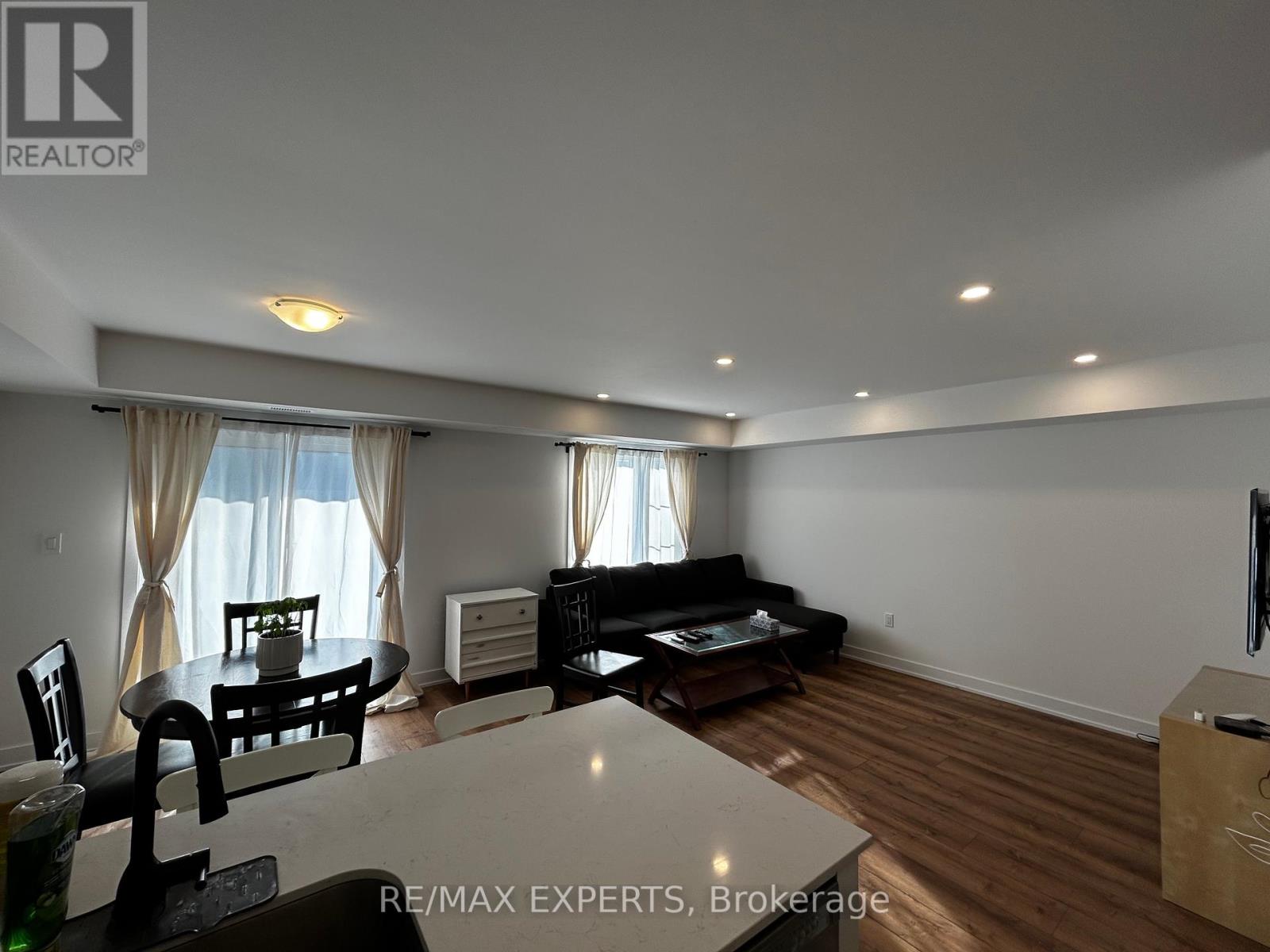 3 - 32 Wagon Lane, Barrie, Ontario  L9J 0C2 - Photo 2 - S12353803