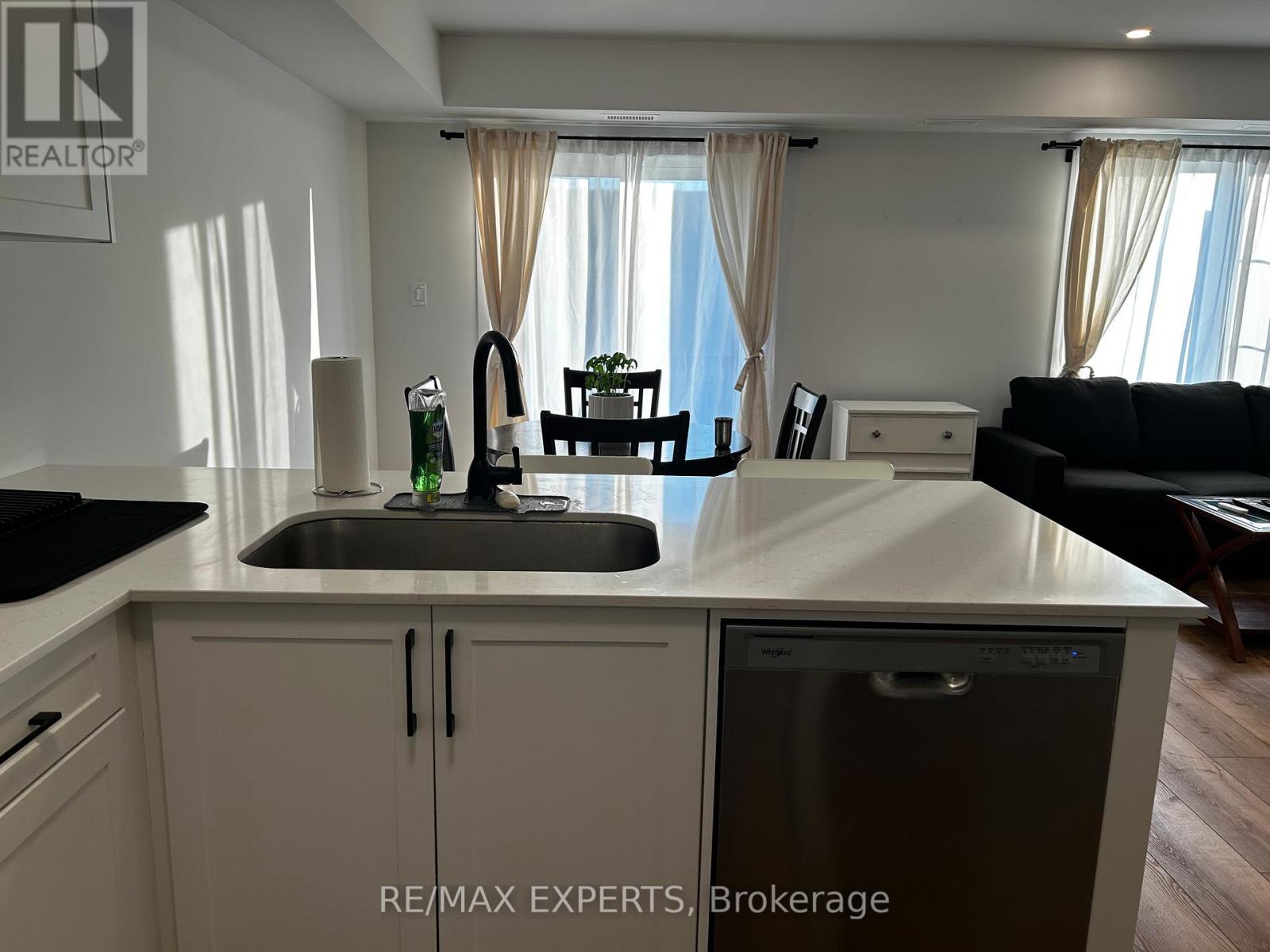 3 - 32 Wagon Lane, Barrie, Ontario  L9J 0C2 - Photo 7 - S12353803