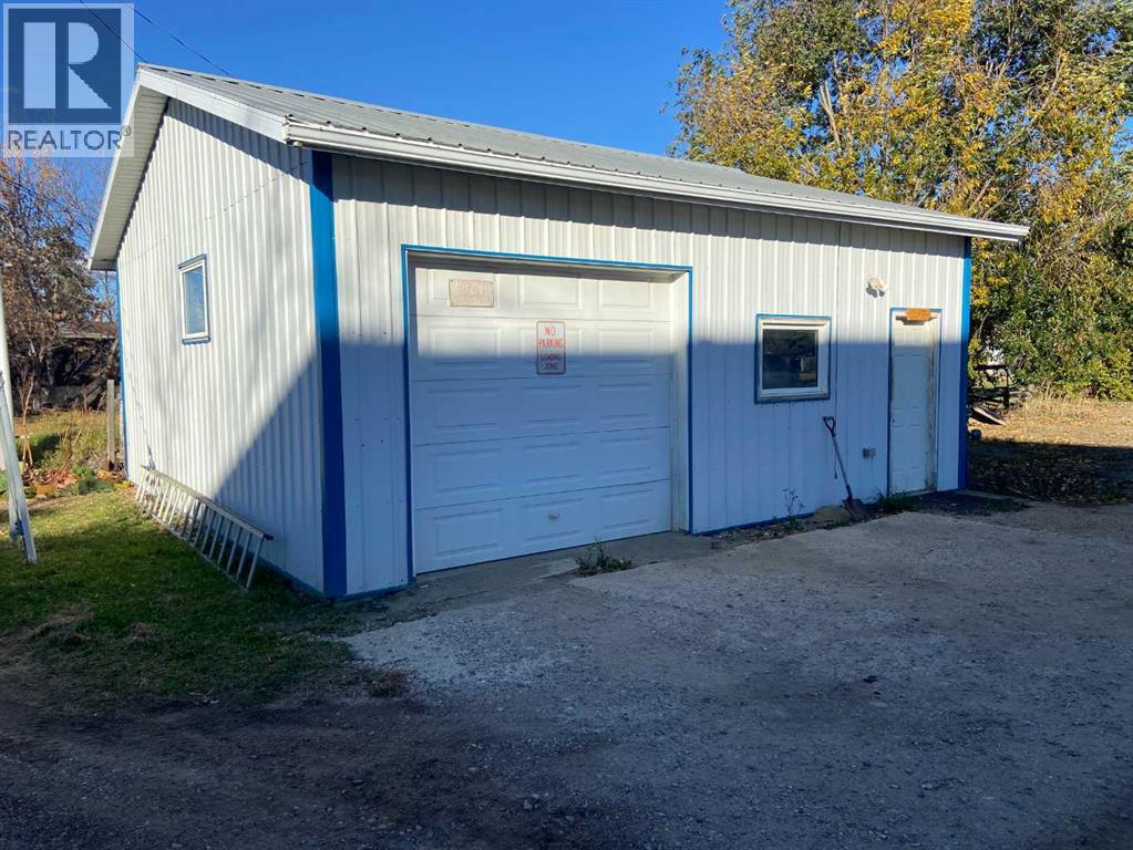 1112 15 Street, Wainwright, Alberta  T9W 1E8 - Photo 3 - A2174245