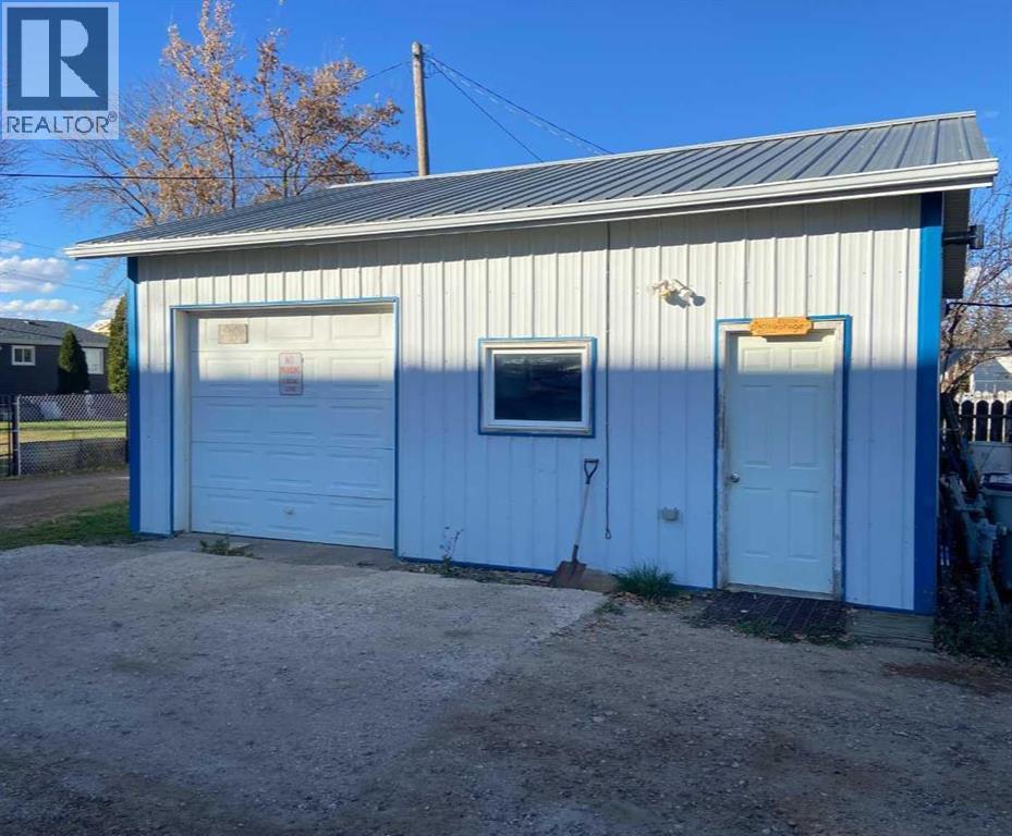1112 15 Street, Wainwright, Alberta  T9W 1E8 - Photo 4 - A2174245