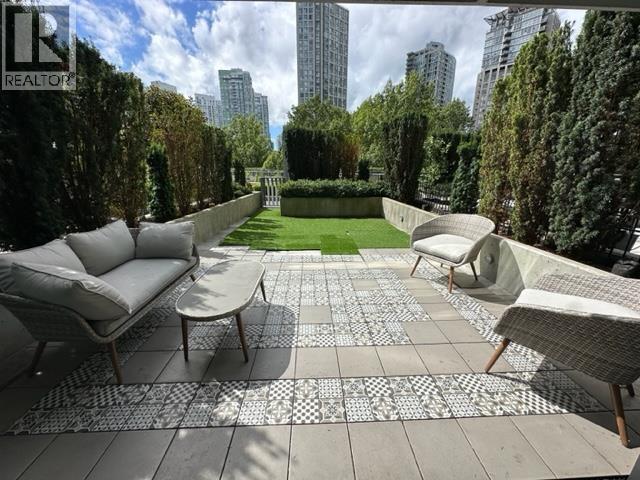 203 89 Nelson Street, Vancouver, British Columbia  V6Z 0E7 - Photo 1 - R3037502