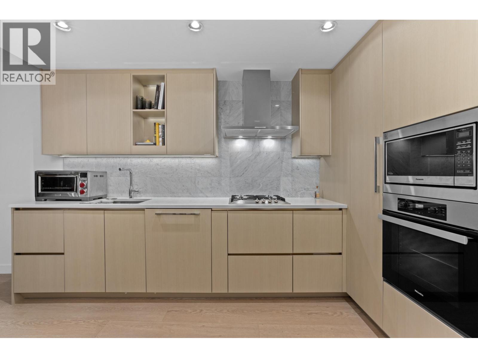 203 89 Nelson Street, Vancouver, British Columbia  V6Z 0E7 - Photo 3 - R3037502