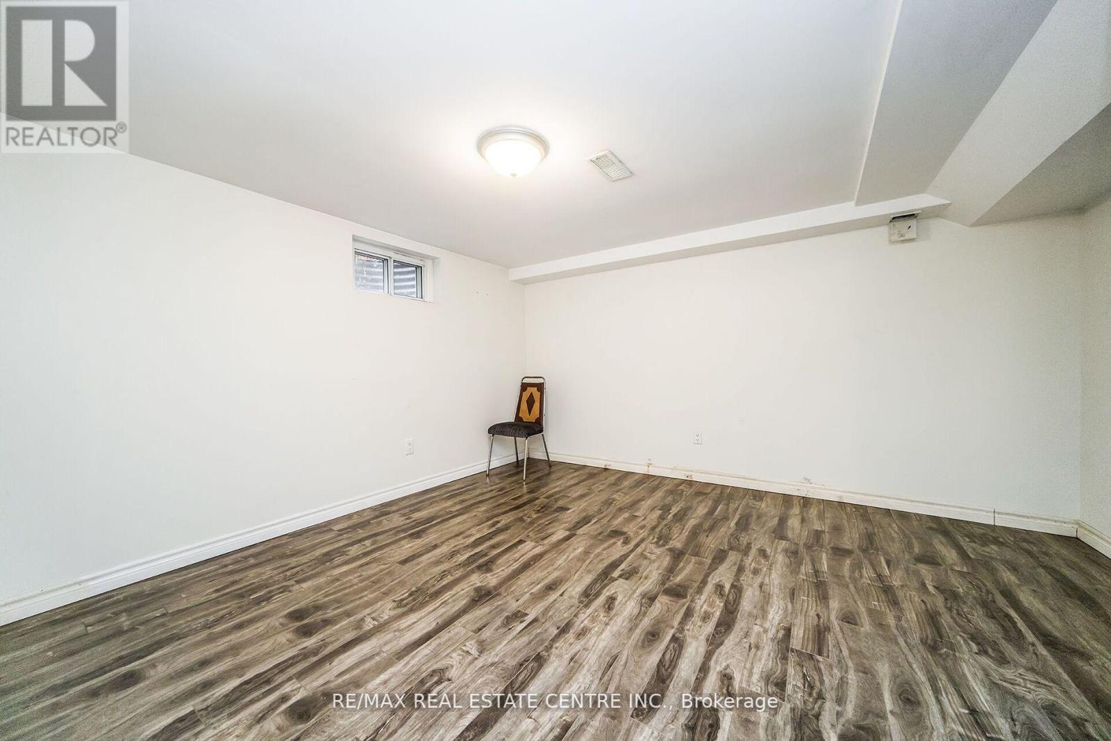 9 Watson Crescent, Brampton, Ontario  L6W 1E5 - Photo 33 - W12353788