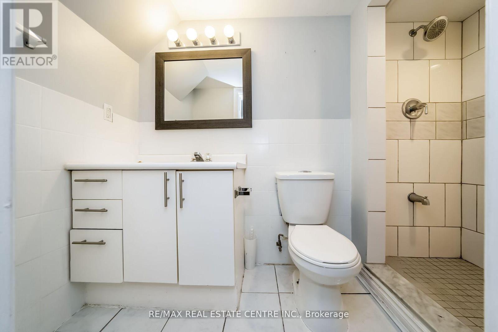 9 Watson Crescent, Brampton, Ontario  L6W 1E5 - Photo 37 - W12353788