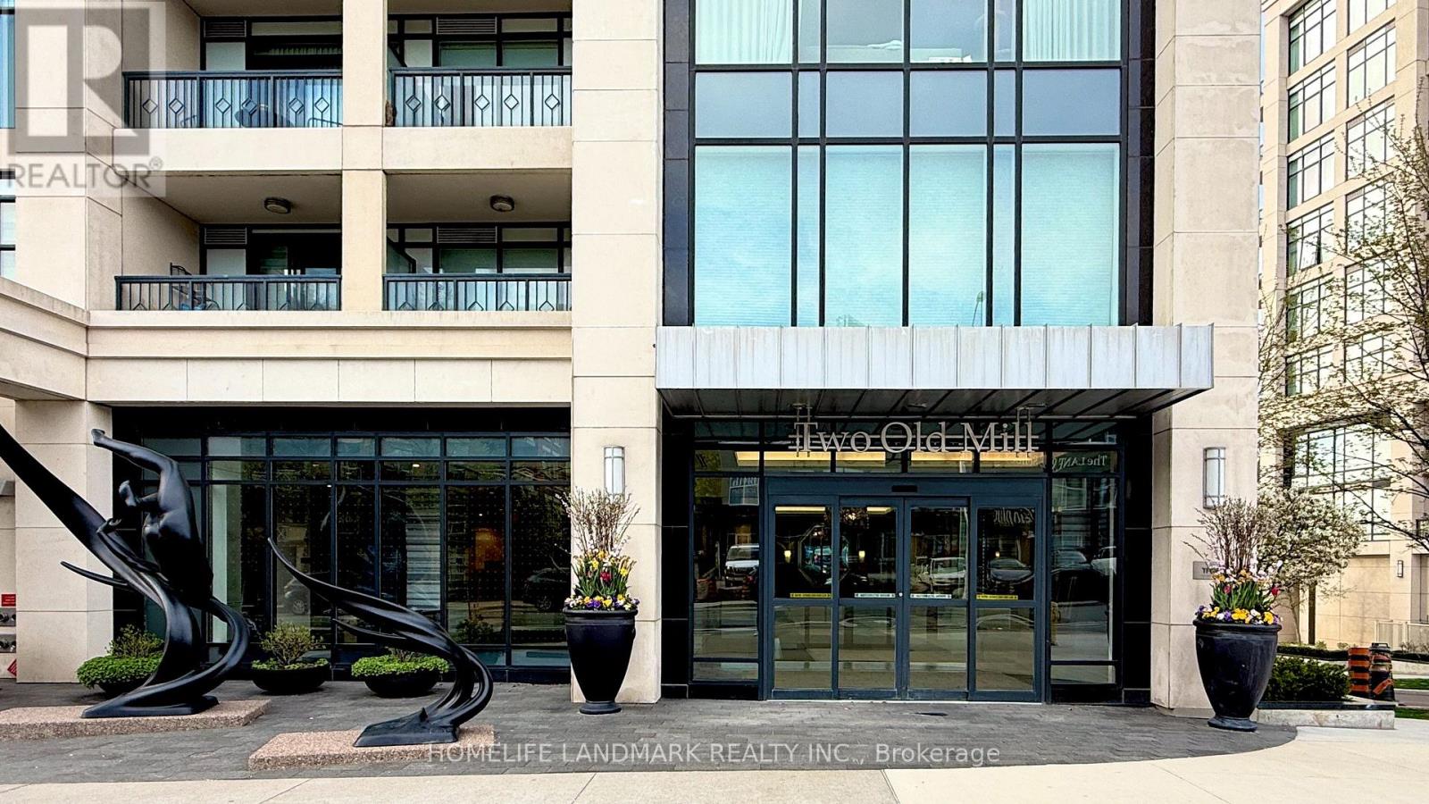315 - 2 OLD MILL DRIVE, Toronto, Ontario