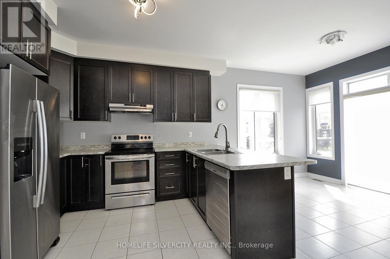 486 Thompson Street, Woodstock, Ontario  N4T 0G8 - Photo 7 - X12353787