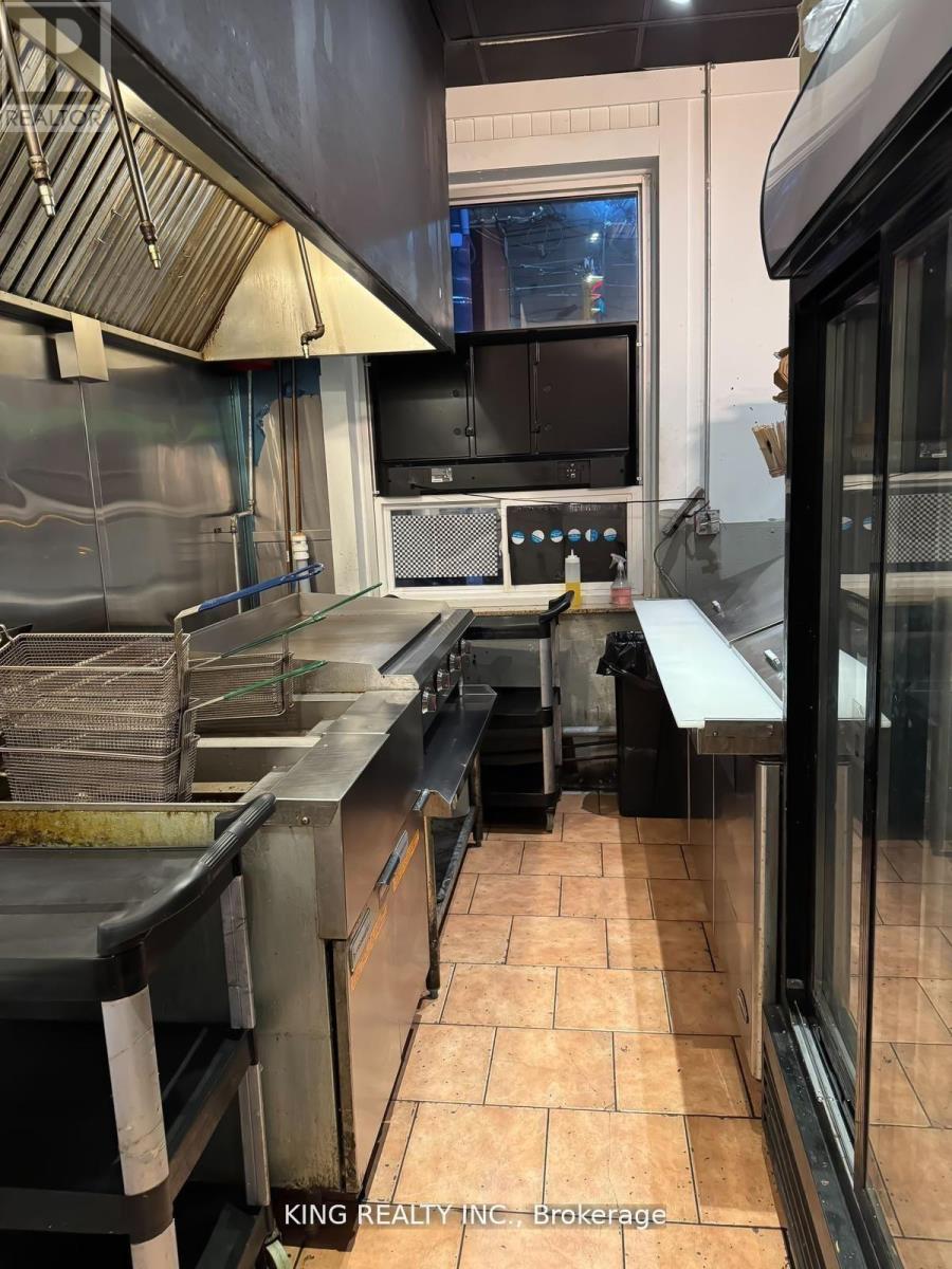 348 Queen Street E, Toronto (Cabbagetown-South St. James Town), Ontario  M5A 1T1 - Photo 5 - C12353838
