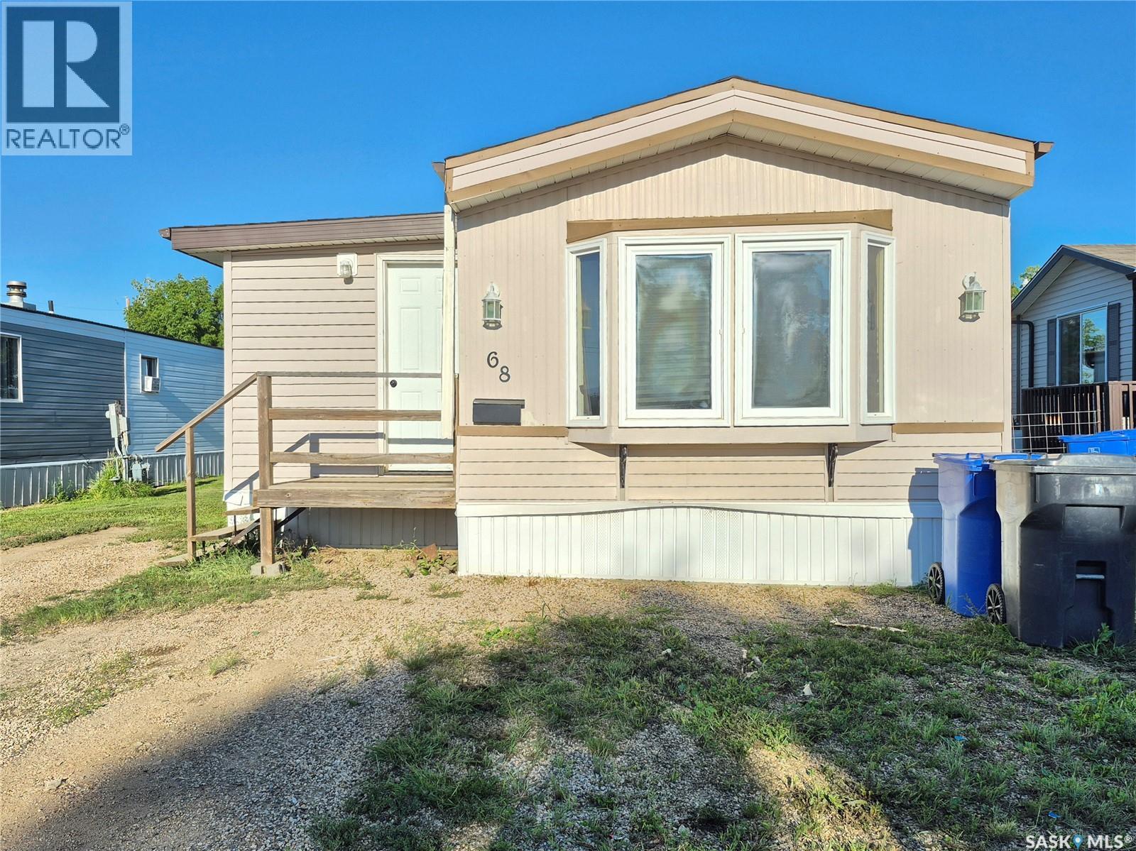 68 106 1st Avenue Sw, Weyburn, Saskatchewan  S4H 2J1 - Photo 1 - SK016000