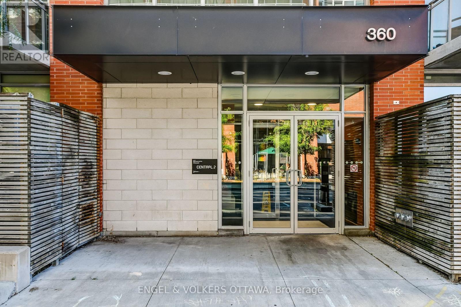 516 - 360 Mcleod Street, Ottawa, Ontario  K2P 1A9 - Photo 2 - X12353843