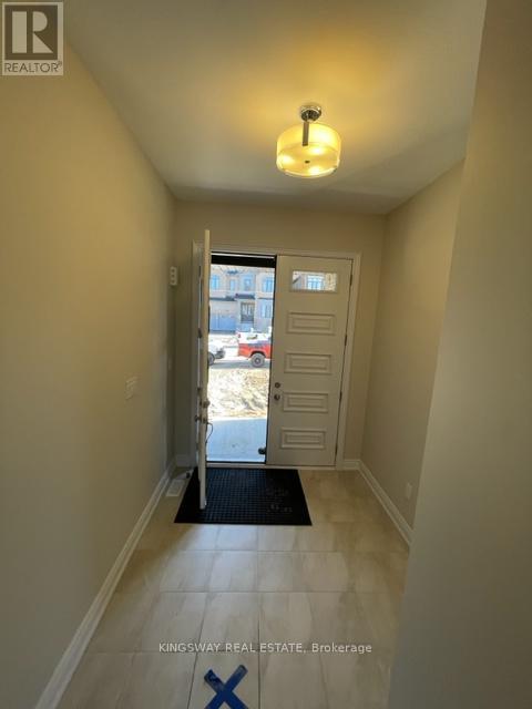 76 Bearberry Road, Springwater, Ontario  L0L 1Y3 - Photo 3 - S12353644