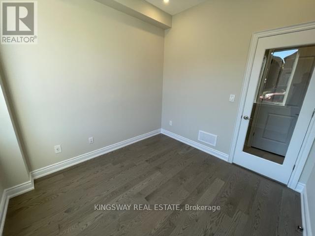 76 Bearberry Road, Springwater, Ontario  L0L 1Y3 - Photo 5 - S12353644