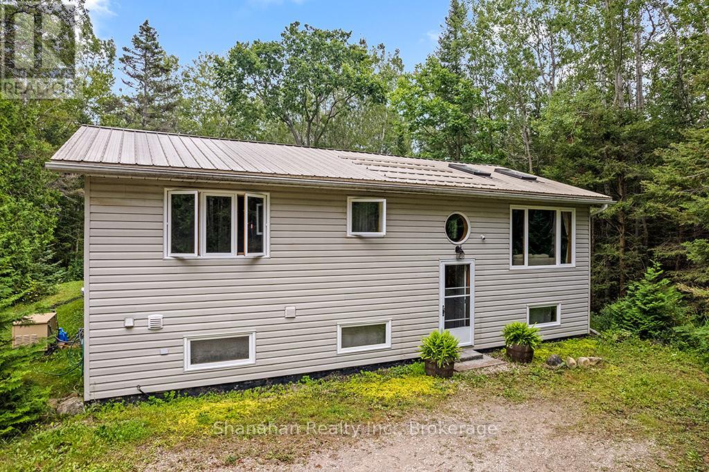 175 Warner Bay Road, Northern Bruce Peninsula, Ontario  N0H 2R0 - Photo 2 - X12353845