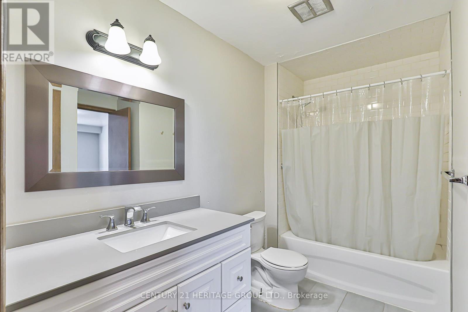 107 Hazelnut Crescent, Toronto, Ontario  M2J 4W4 - Photo 12 - C12353862