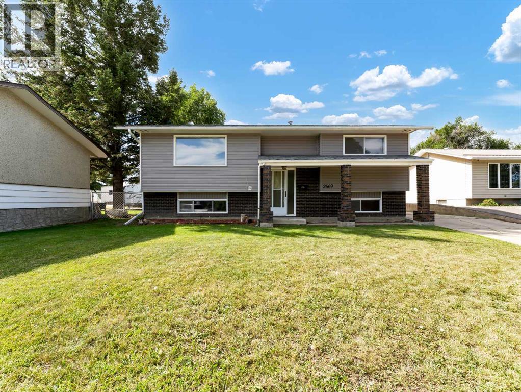 Property at 2669 24 Street SE image 1
