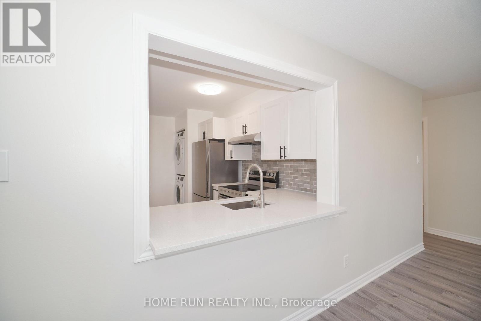 303 - 214 Viewmount Drive, Ottawa, Ontario  K2E 7X3 - Photo 19 - X12353891