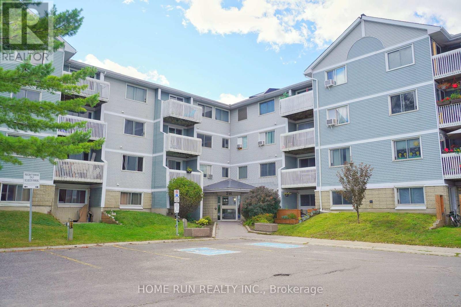 303 - 214 Viewmount Drive, Ottawa, Ontario  K2E 7X3 - Photo 2 - X12353891