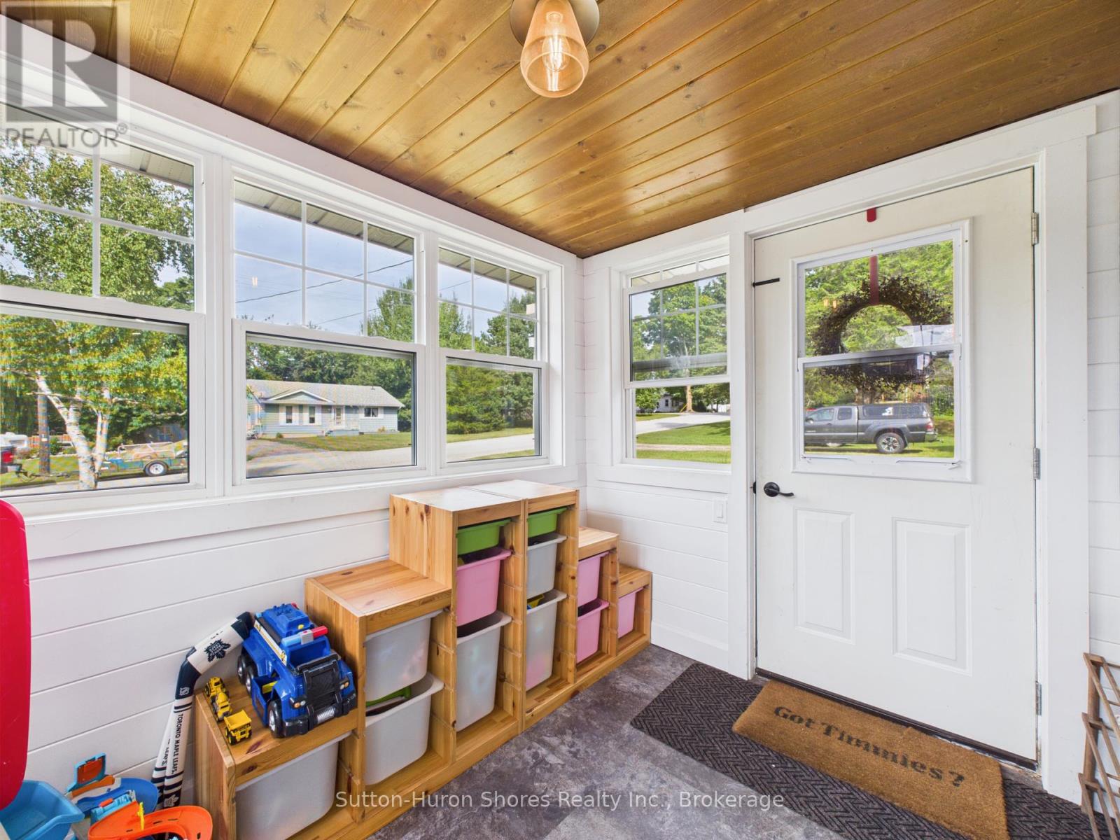 24 Market Street, Arran-Elderslie, Ontario  N0H 2N0 - Photo 16 - X12352772