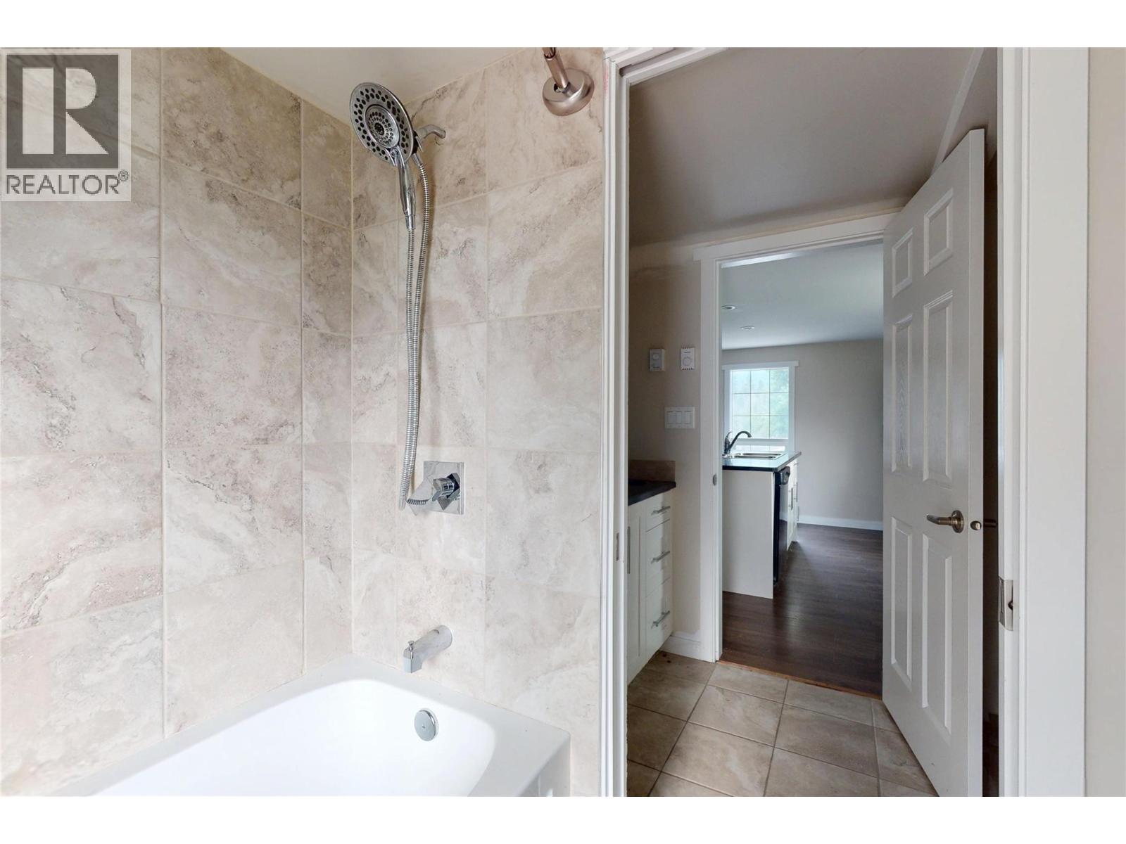 1915 Hollywood Road S, Kelowna, British Columbia  V1X 4P5 - Photo 8 - 10355734