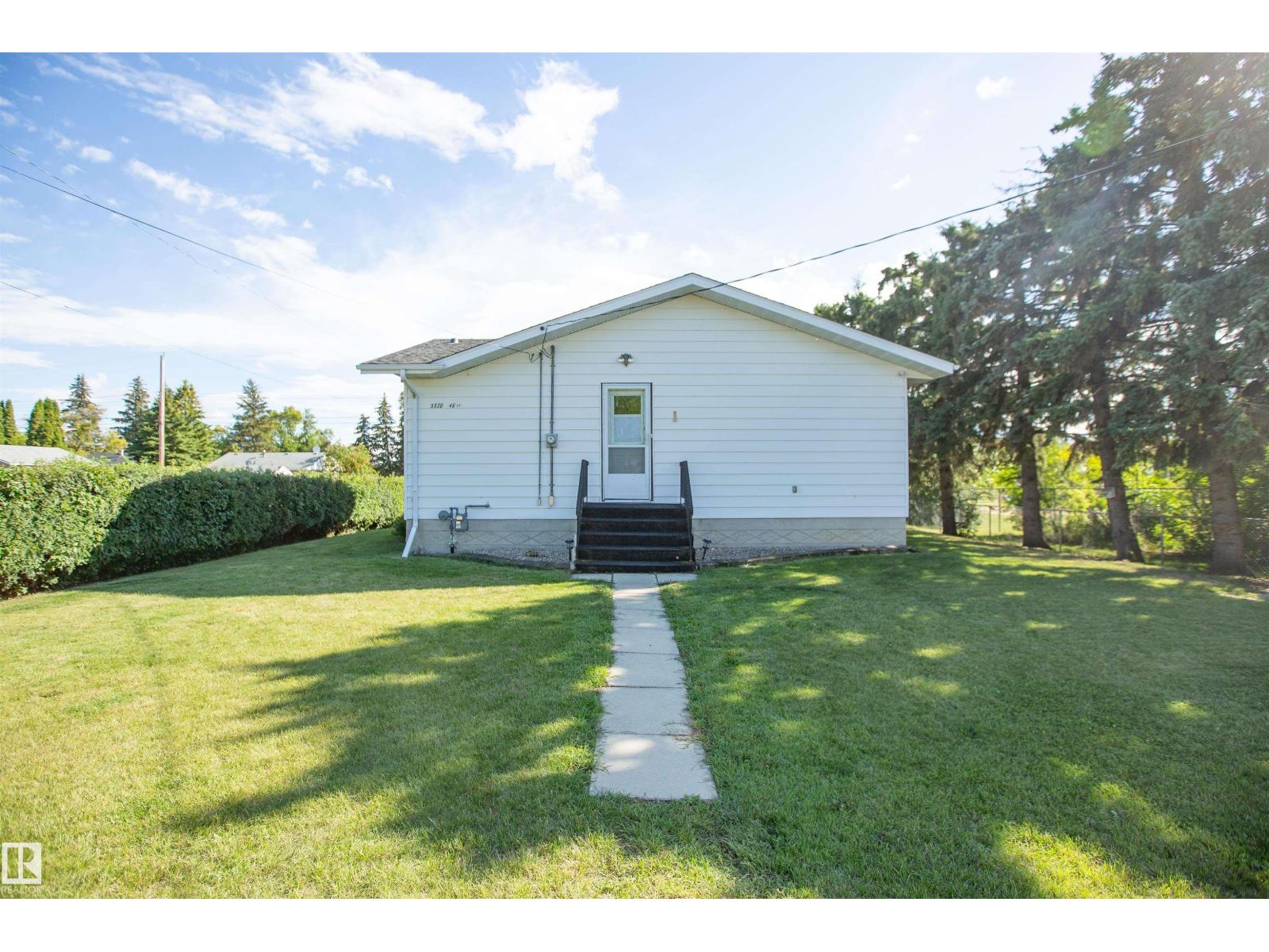 5530 46 St, Barrhead, Alberta  T7N 1K6 - Photo 10 - E4453441