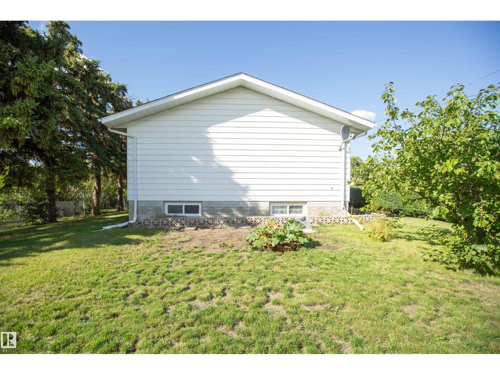 5530 46 St, Barrhead, Alberta  T7N 1K6 - Photo 7 - E4453441