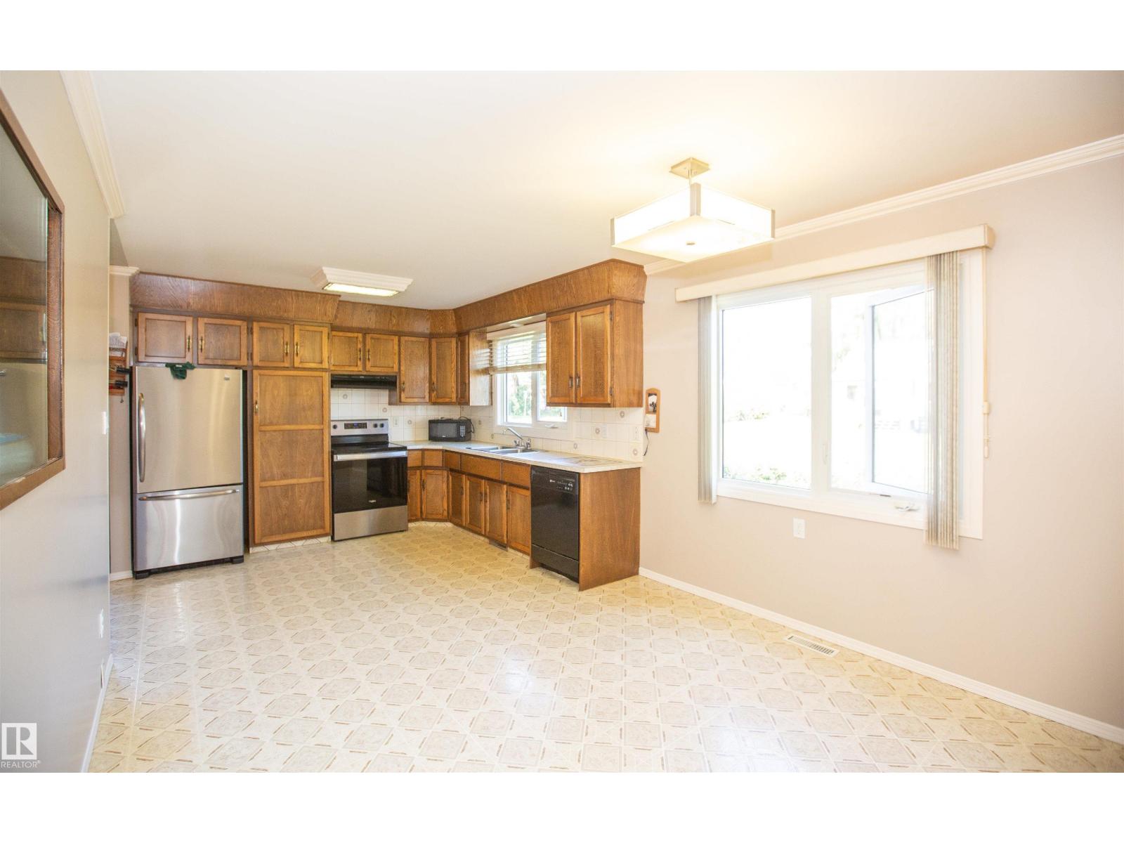5530 46 St, Barrhead, Alberta  T7N 1K6 - Photo 29 - E4453441