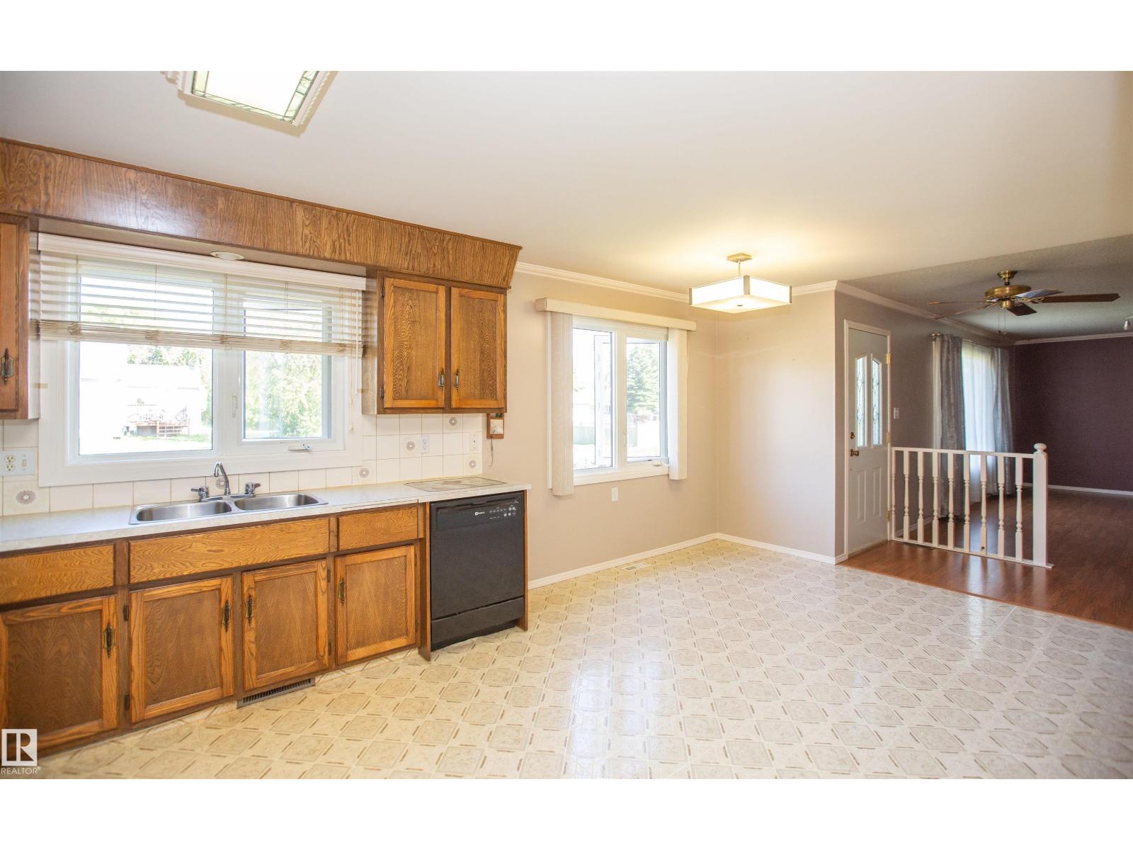 5530 46 St, Barrhead, Alberta  T7N 1K6 - Photo 32 - E4453441