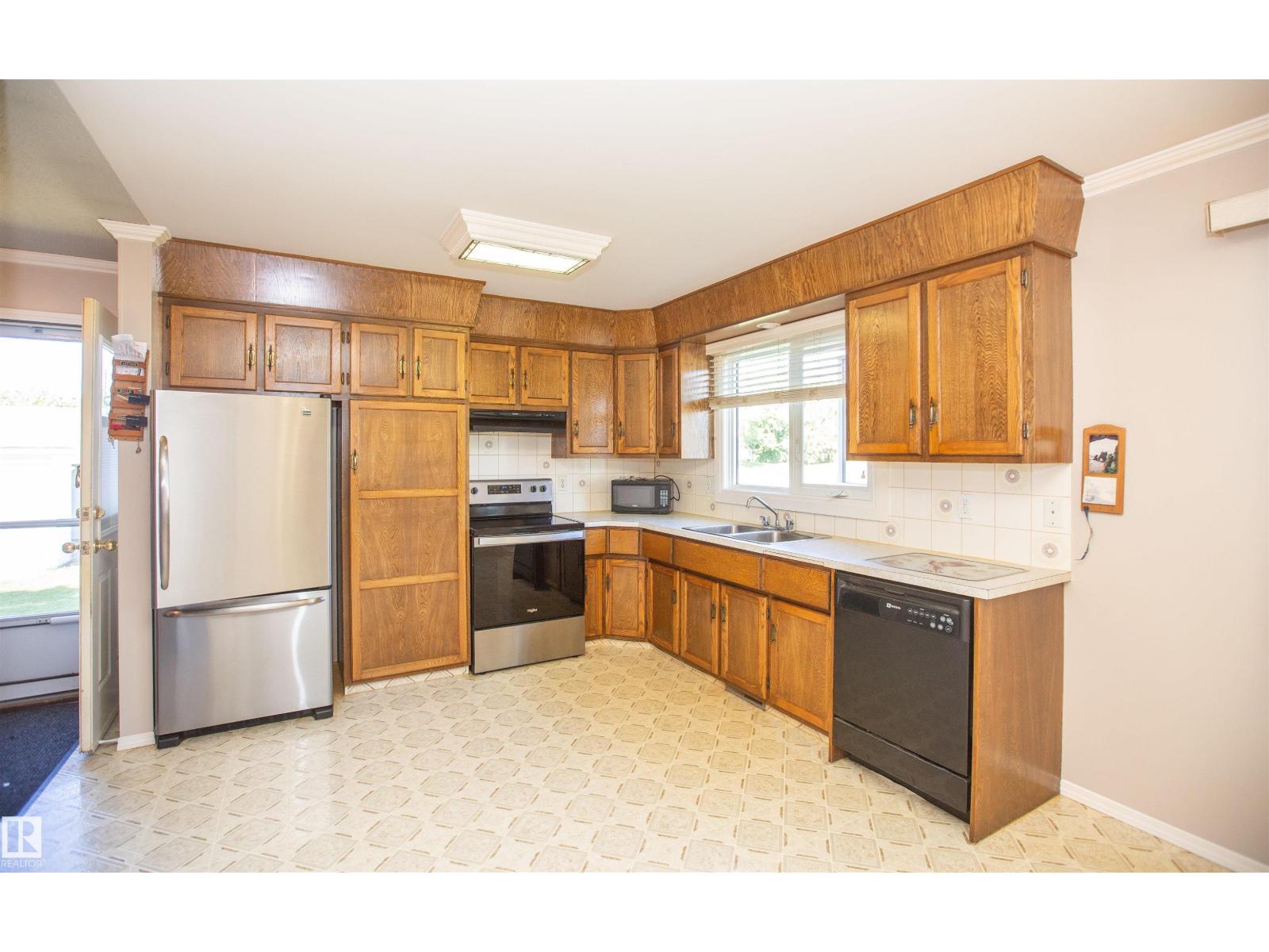 5530 46 St, Barrhead, Alberta  T7N 1K6 - Photo 31 - E4453441