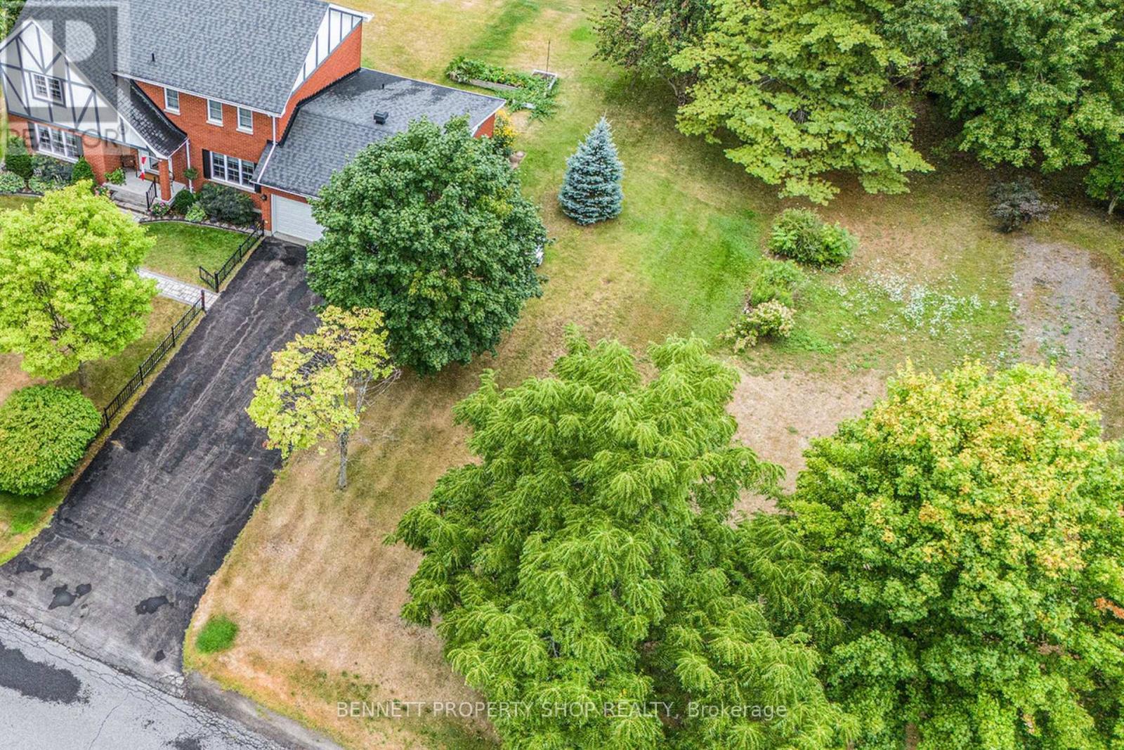 2 FAIRHOLME DRIVE, South Dundas, Ontario