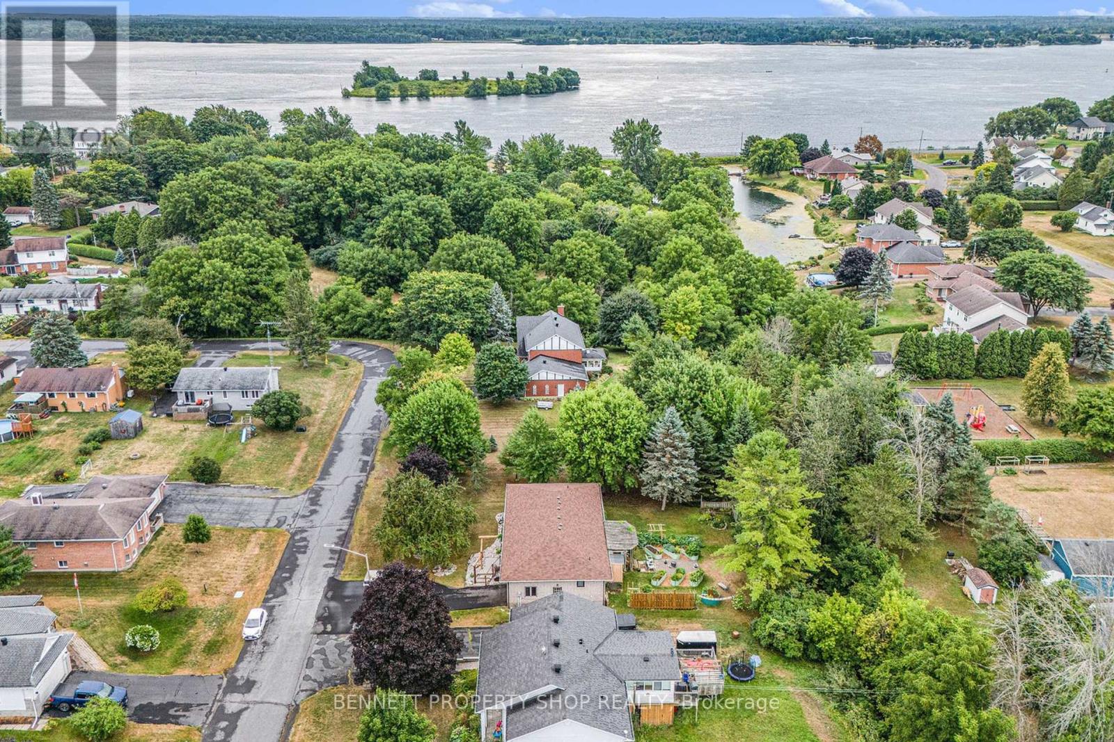 2 Fairholme Drive, South Dundas, Ontario  K0C 1X0 - Photo 8 - X12353905